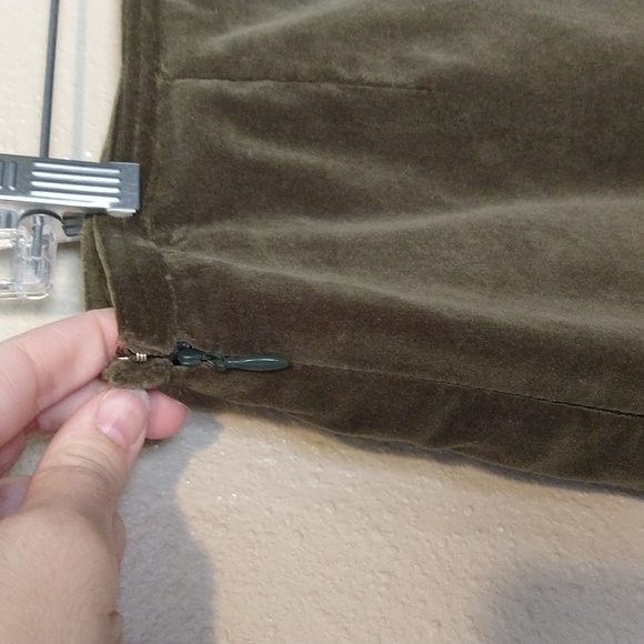 Cynthia Steffe Velvet Skirt - Picture 4 of 4